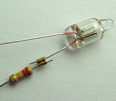 氖燈電阻.jpg 氖燈電阻.jpg