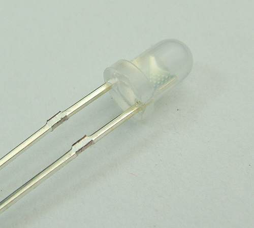 3.0雙色無極性霧狀發光二極管 3.0雙色無極性霧狀發光二極管